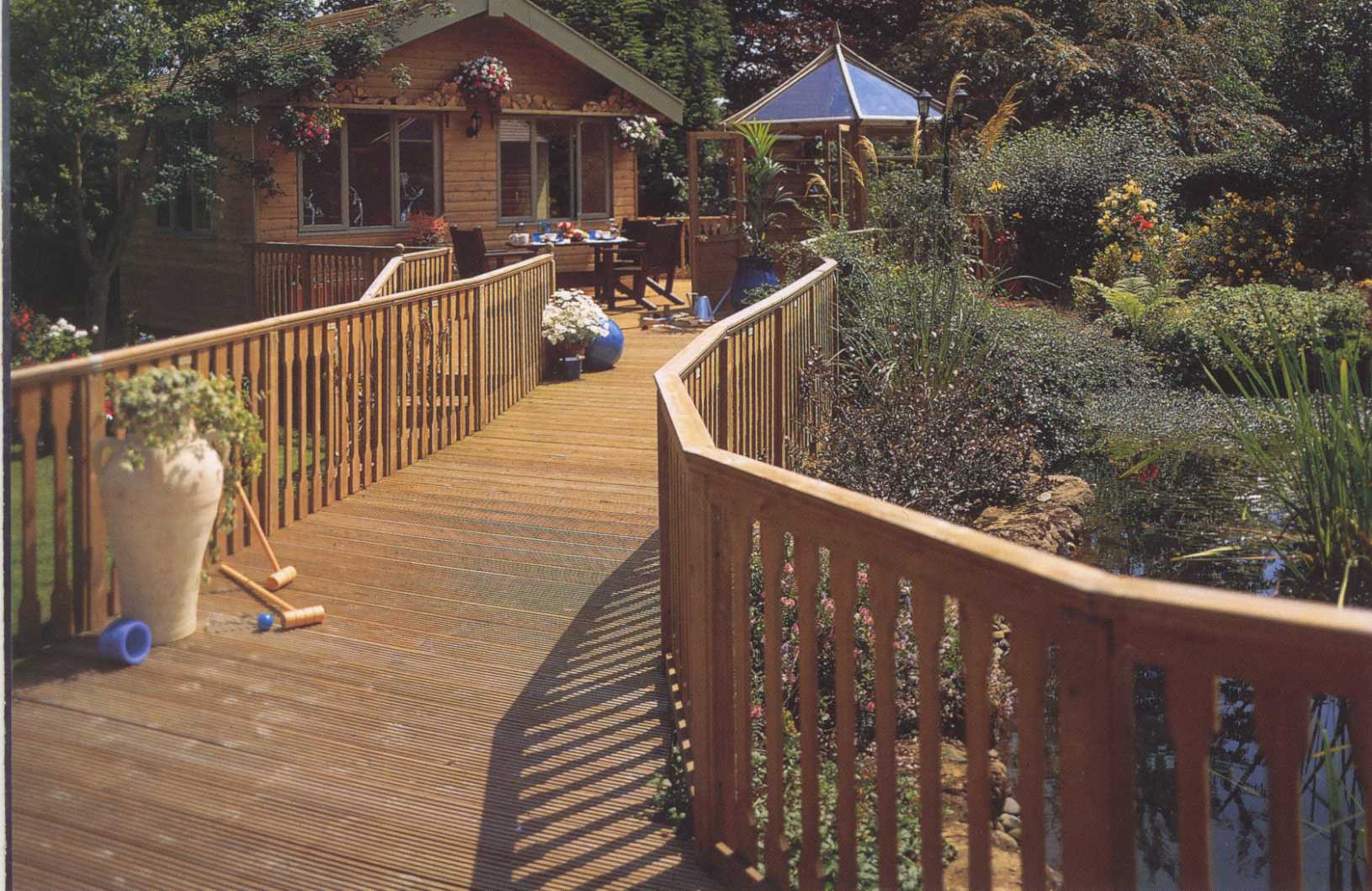 HICKSON DECK AND SUMMER HOUSE